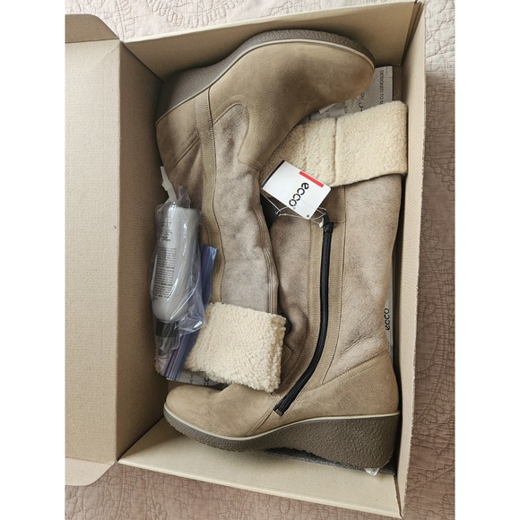 NWB ECCO Women's Shiver Wedge Boots, High Cut Zip, Navajo Brown, Sz. 9-9.5 - Picture 12 of 13